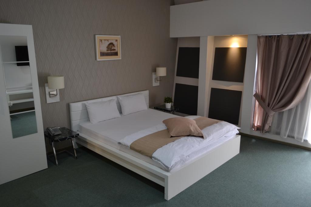 Guesthouse City Central International スコピエ エクステリア 写真